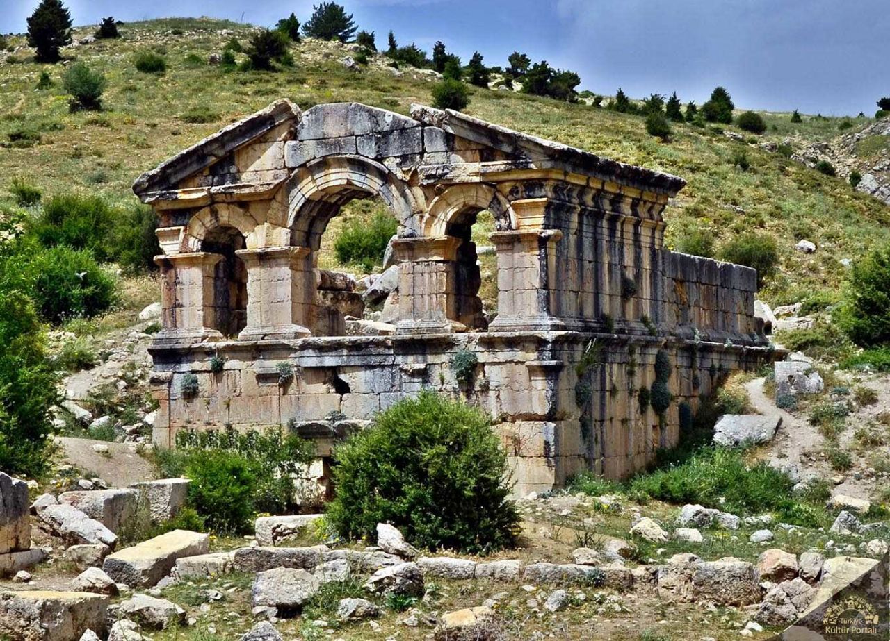 ADANA TUFANBEYLİ TEKERLEKLİ SANDALYE