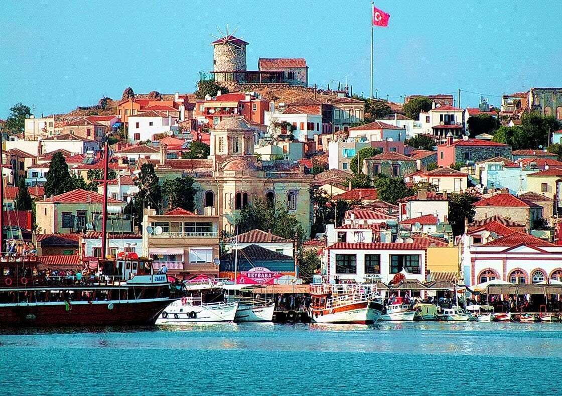 BALIKESİR AYVALIK TEKRLEKLİ SANDALYE