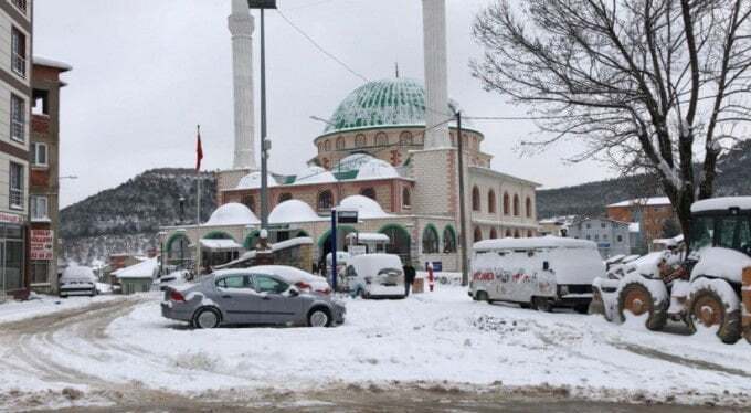 BURSA BÜYÜKORHAN TEKERLEKLİ SANDALYE