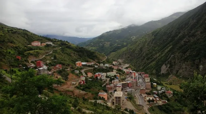 GÜMÜŞHANE KÜRTÜN TEKERLEKLİ SANDALYE
