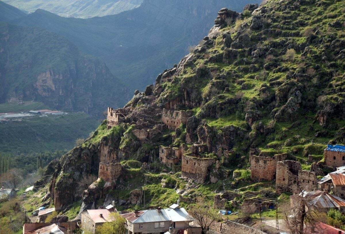 HAKKARİ DERECİK TEKERLEKLİ SANDALYE