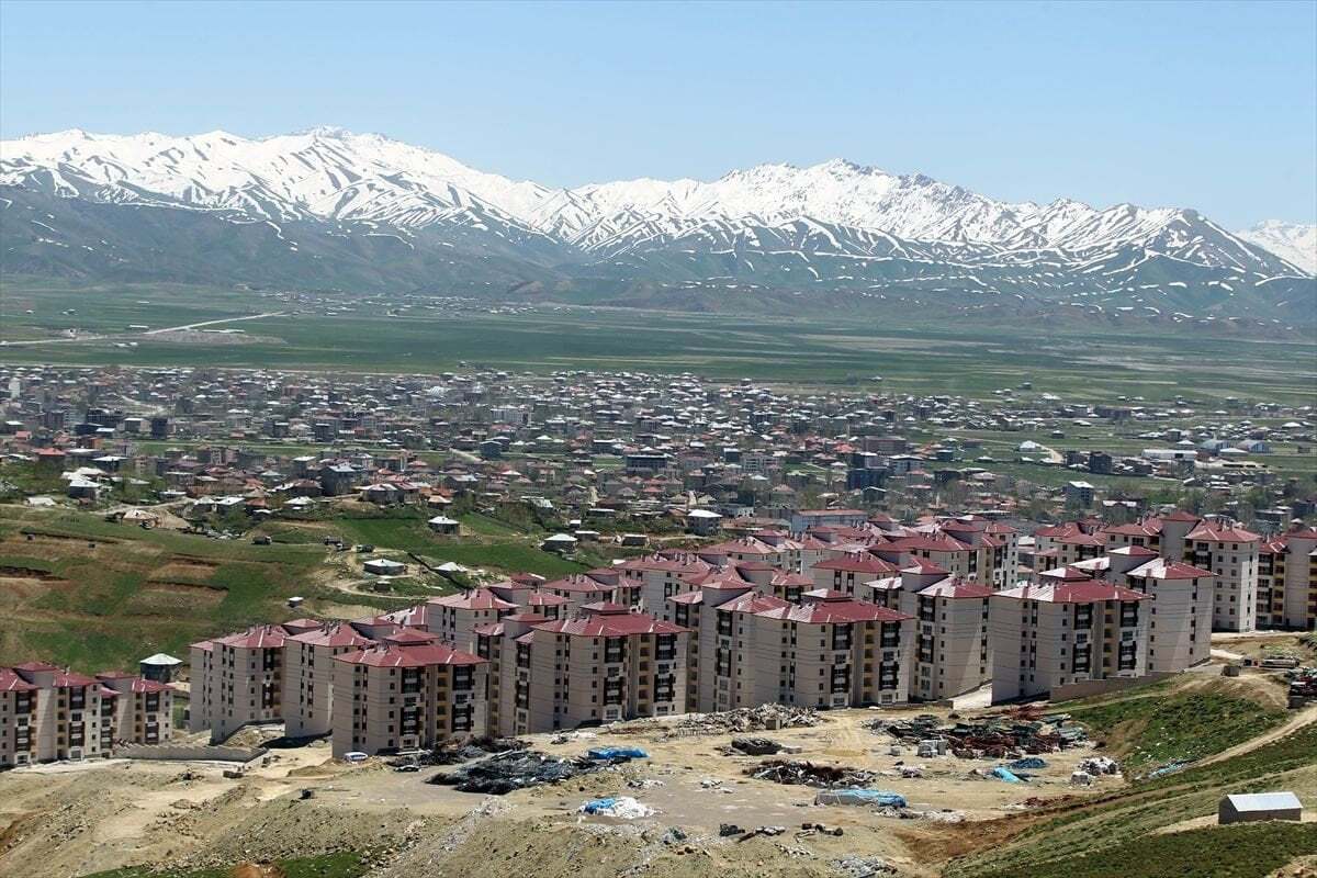 HAKKARİ YÜKSEKOVA TEKERLEKLİ SANDALYE