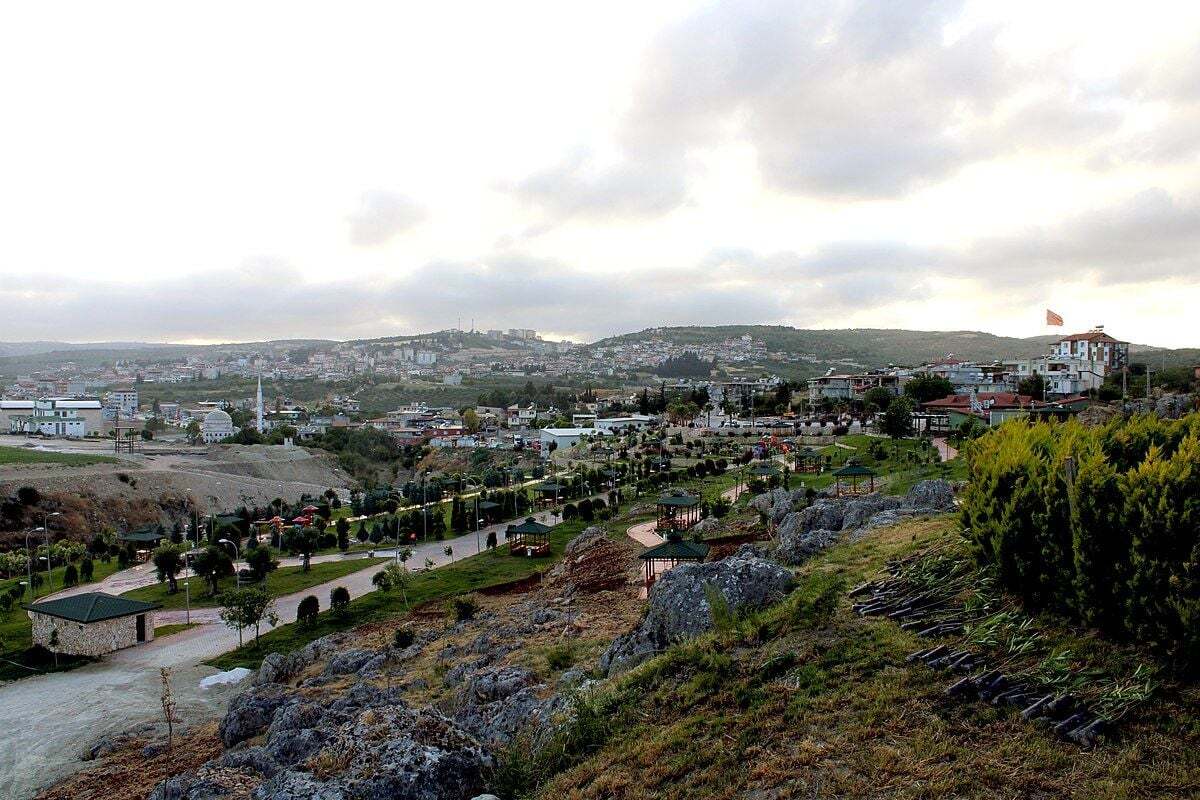HATAY ALTINÖZÜ TEKERLEKLİ SANDALYE