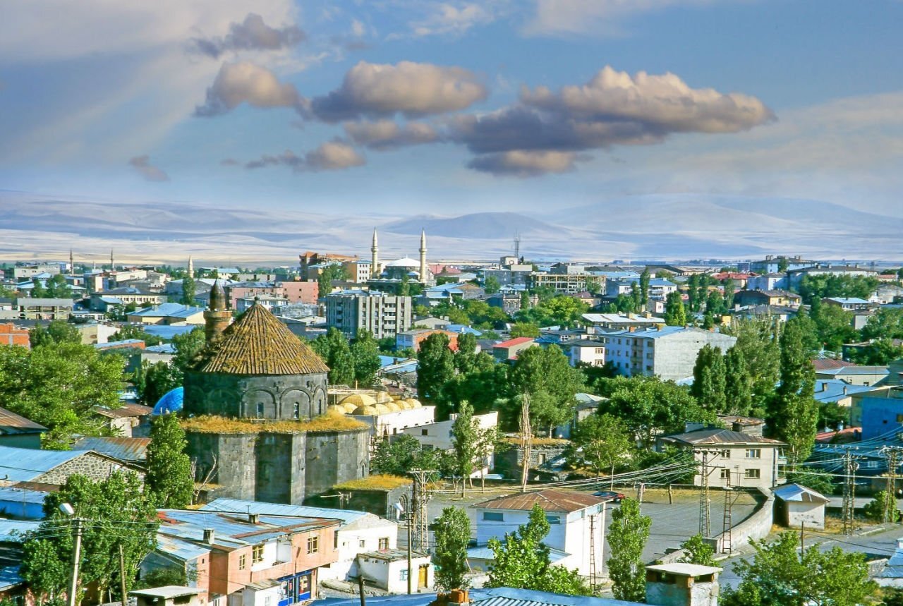 KARS ARPAÇAY TEKERLEKLİ SANDALYE