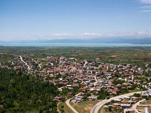 KONYA HÜYÜK TEKERLEKLİ SANDALYE