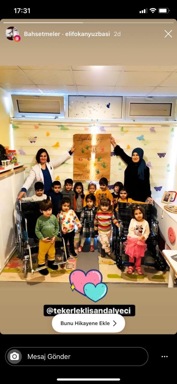 anaokulu Farkındalık için tekerlekli sandalyeyi anlatan Öğretmenlerimize teşekkür ederiz.