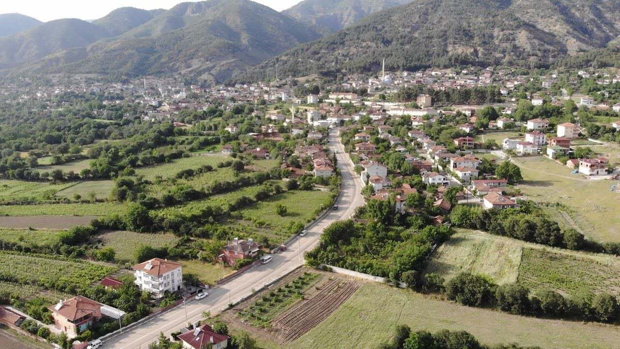 TOKAT ERBAA TEKERLEKLİ SANDALYE