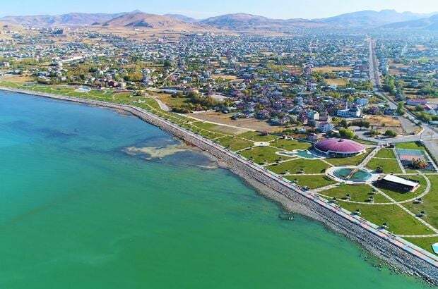 VAN İPEKYOLU TEKERLEKLİ SANDALYE