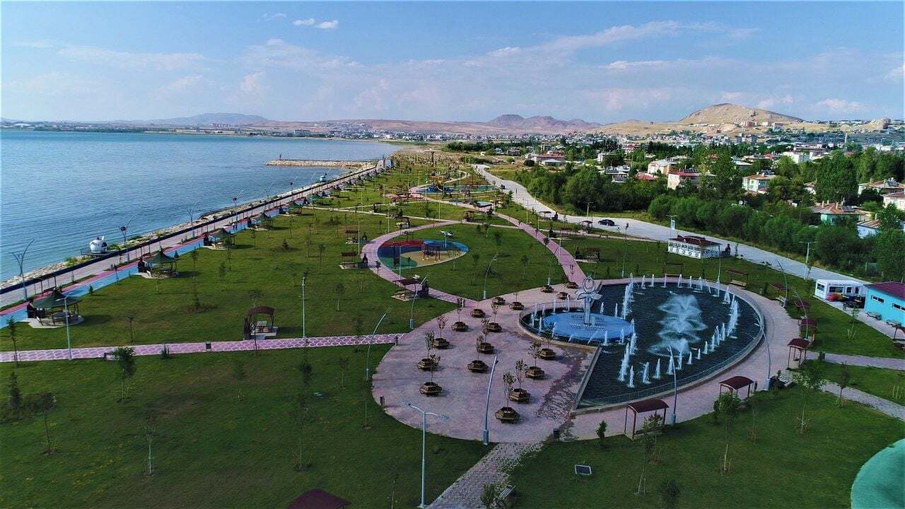VAN TUŞBA TEKERLEKLİ SANDALYE
